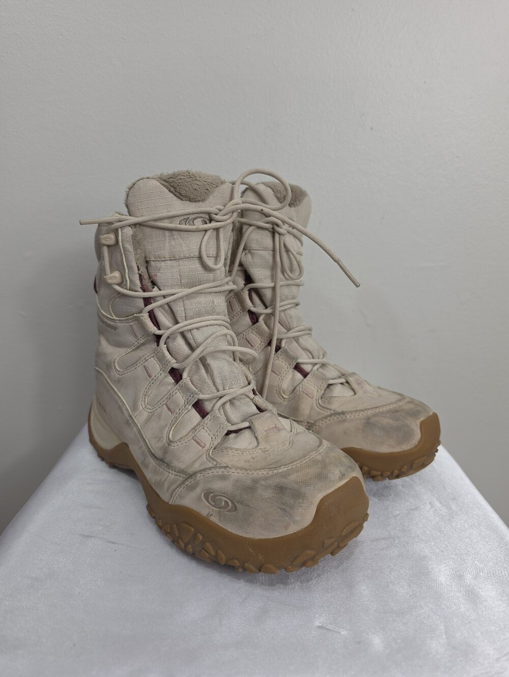 Salomon Women’s Beige Lace-Up Outdoor Hiking Boots